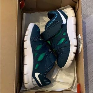 Nike Free Toddler Sneakers